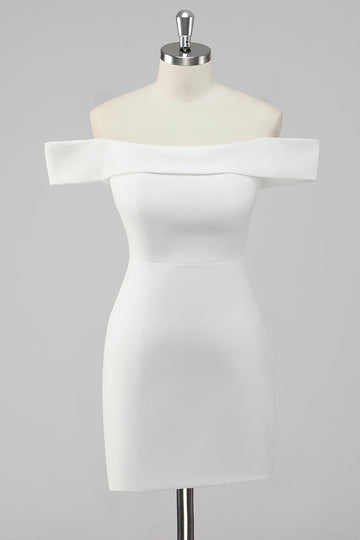 Robe blanche en satin blanc fourreau